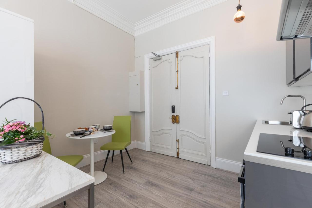 Capture-2568-02-27-160432